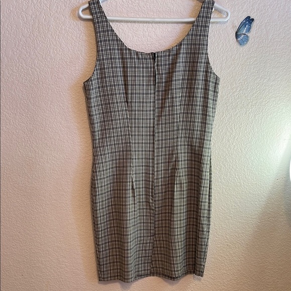 Gray and Black Sleeveless Square Neck Mini Dress - Picture 4 of 5